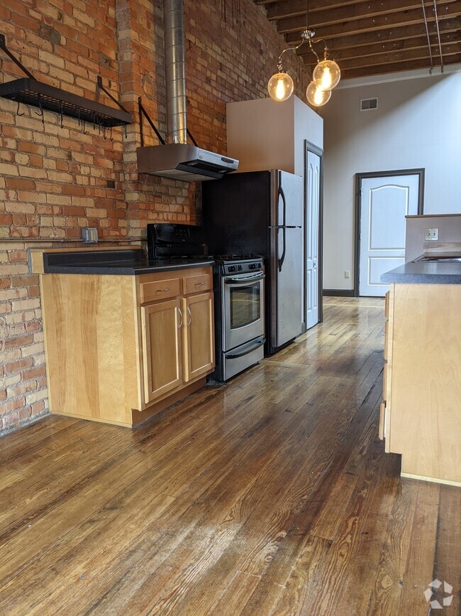 Building Photo - 1133 S Washington Ave Unit #2 Rental