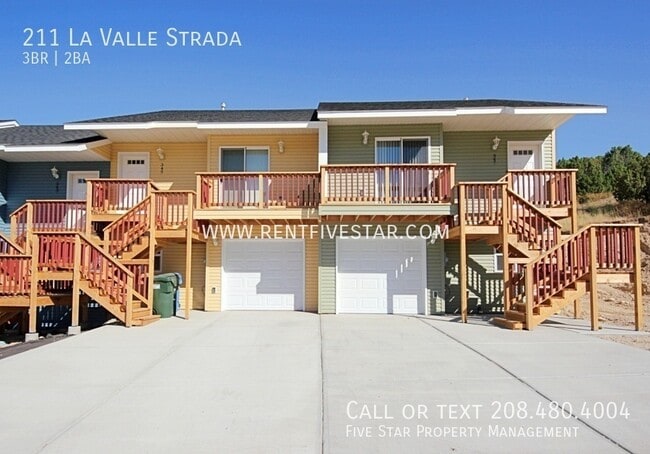 Building Photo - 211 La Valle Strada
