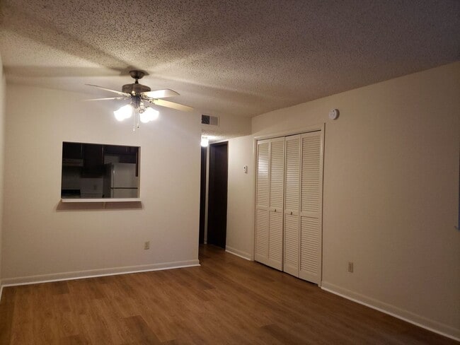 Building Photo - 1 Bedroom, 1.5 Bath Townhouse Unit 314J