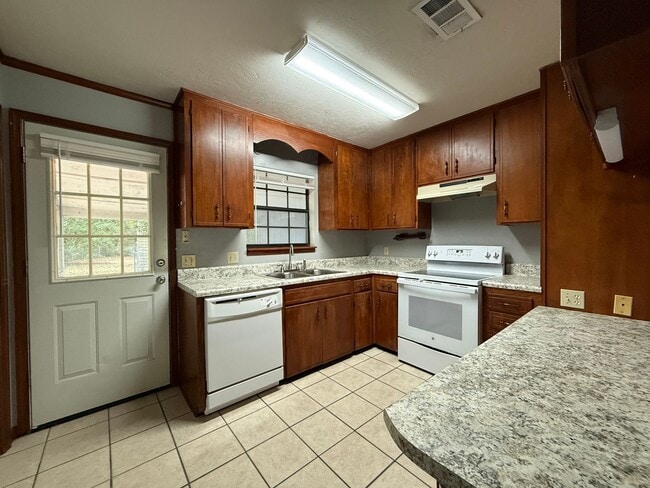 Photo - 2/2 Right at the Front of BREWSTER ESTATES w/ FENCED YARD! Unit A