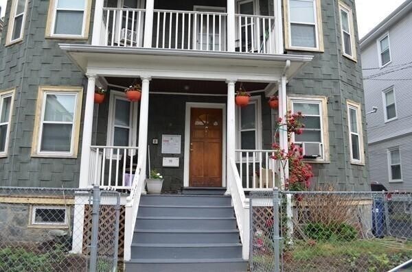 Photo - 19 Montfern Ave Unidad 3