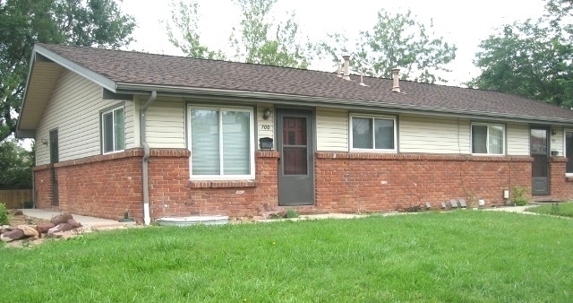 Building Photo - 700/702 South Lashley Lane Unit 700