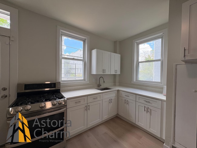 Building Photo - Stylishly Renovated 3 Bedroom Home