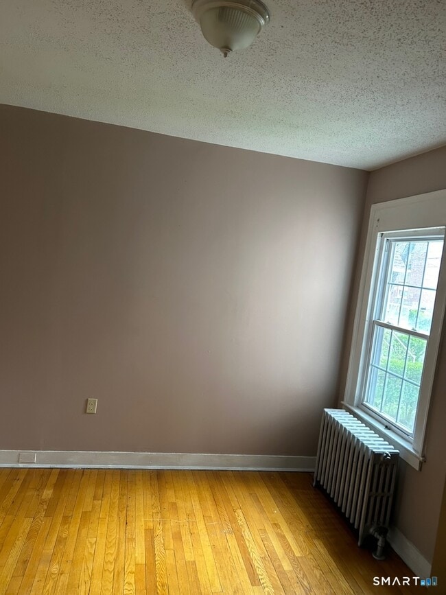 Photo - 82-84-84 Glendale Ave