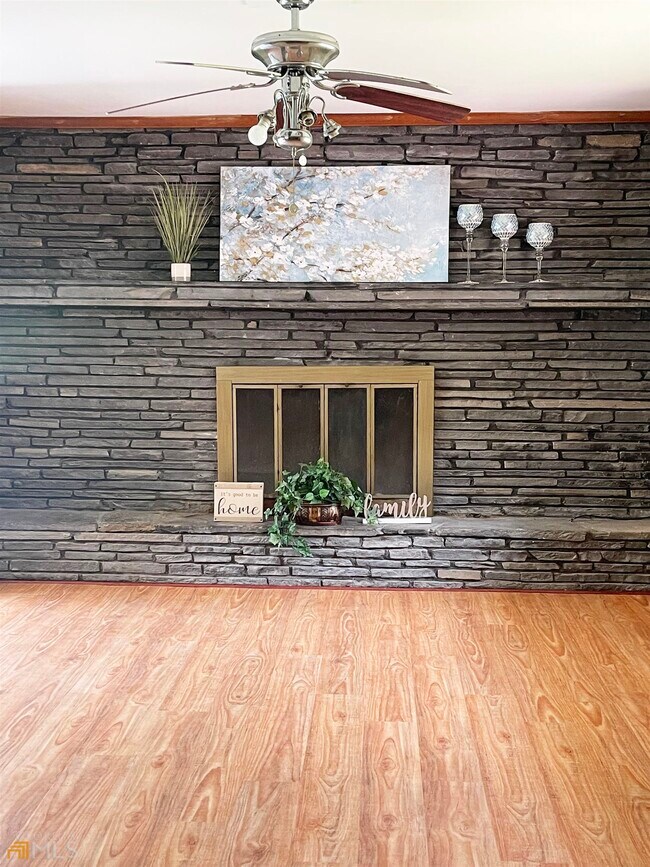 Photo - 6885 Old National Hwy