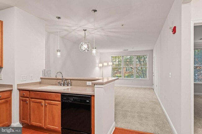 Photo - 200 W Elm St Unit The Grande