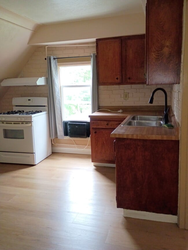 Photo - 1206 Center St Unit Upper