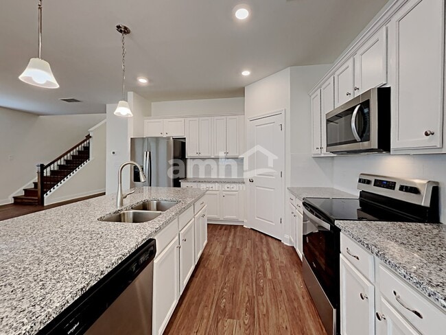 Photo - 502 Cash Cir