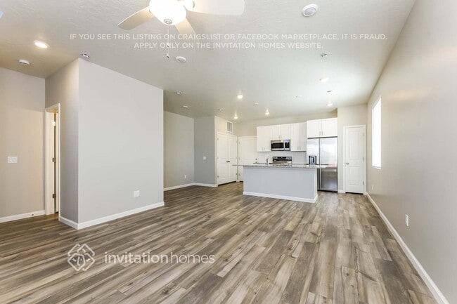 Photo - 108 N Riverside Dr