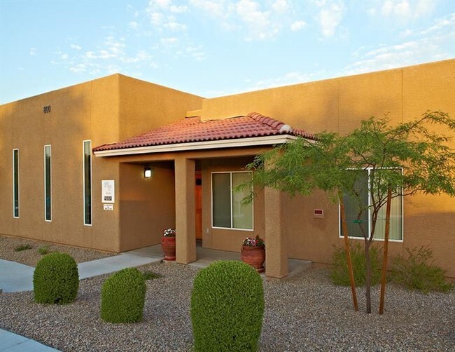 Mountain Pointe - Mountain Pointe Apartments