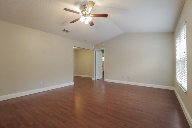 Photo - 13900 Lena St