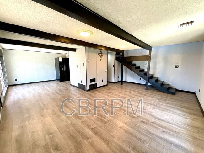 Photo - 2004 30th St