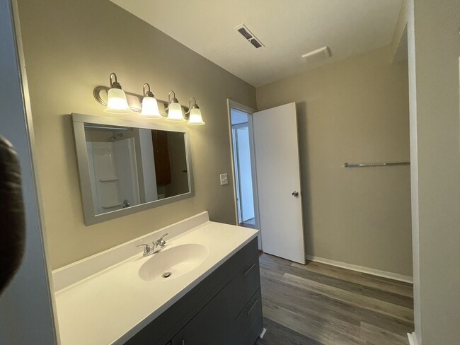 Photo - 1562 Mac Dr Unidad 2