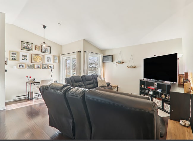 Photo - 1374 Cunat Ct