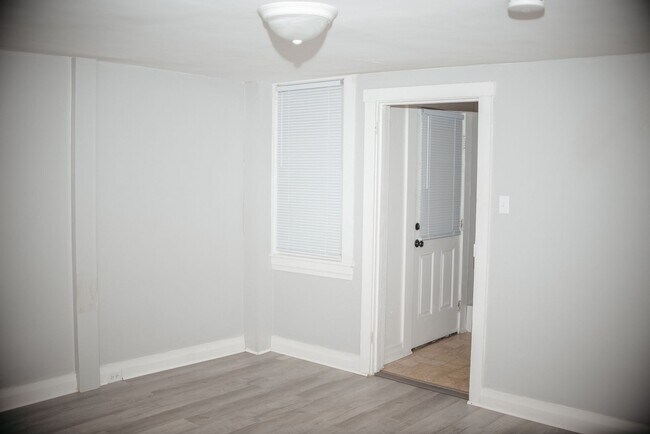 Photo - 26 E Main St