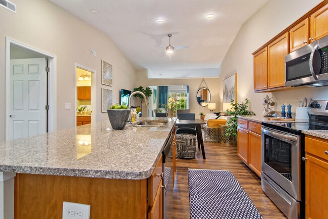 Cocinas abiertas perfectas para cocinar, comer y entretener - Redwood Plainfield