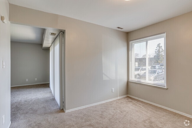 2BR, 2BA - 980SF - Dining Room