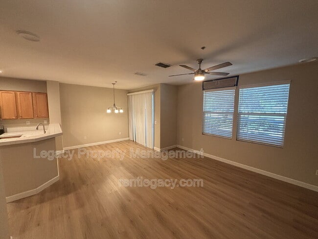 Photo - 108 Esplanade Cir