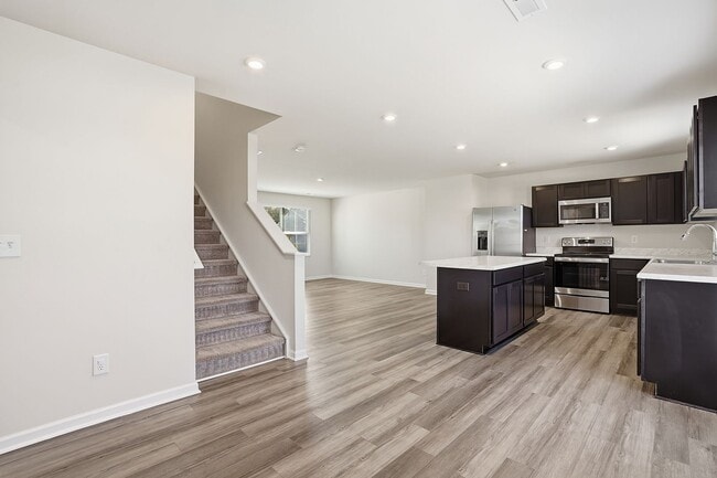 Photo - BEAUTIFUL AND READY FOR YOU- SINGLE-FAMILY...