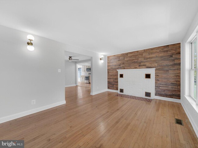 Photo - 9325 Brentsville Rd