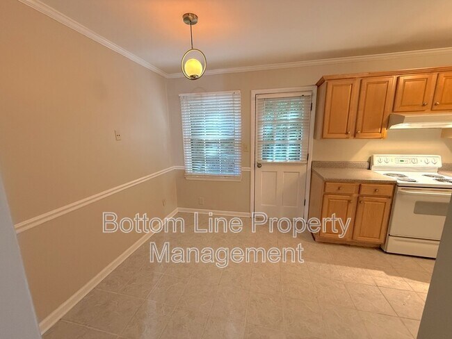 Photo - 2336 Kenmore Ave