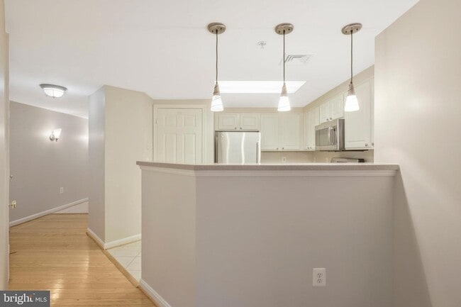 Building Photo - 3830 9th St N Unit 203W
