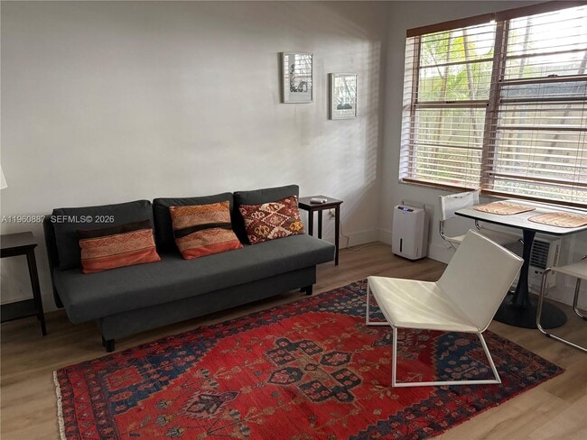 Photo - 1325 Meridian Ave Unit 4