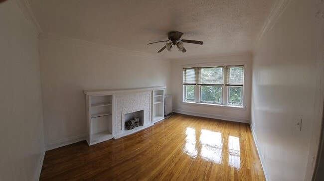 6858 S. Merrill Unidad 1