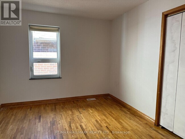 Photo - 124 Sandown Ave