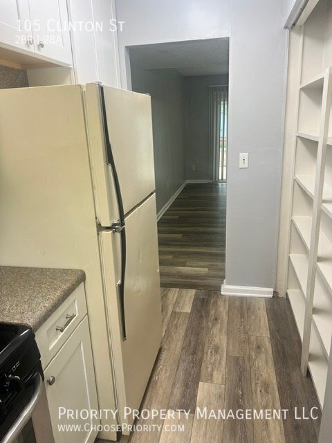 Photo - 105 Clinton St