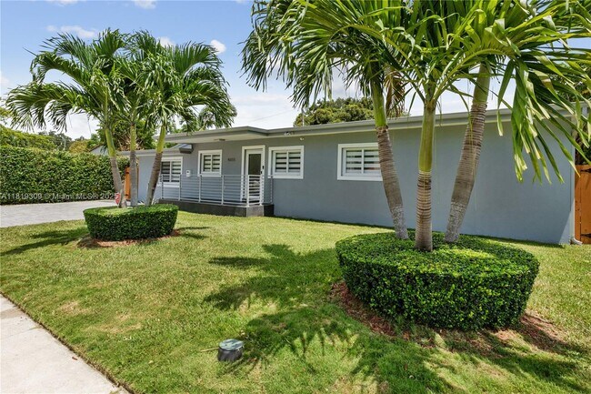 Photo - 4655 SW 14th St House