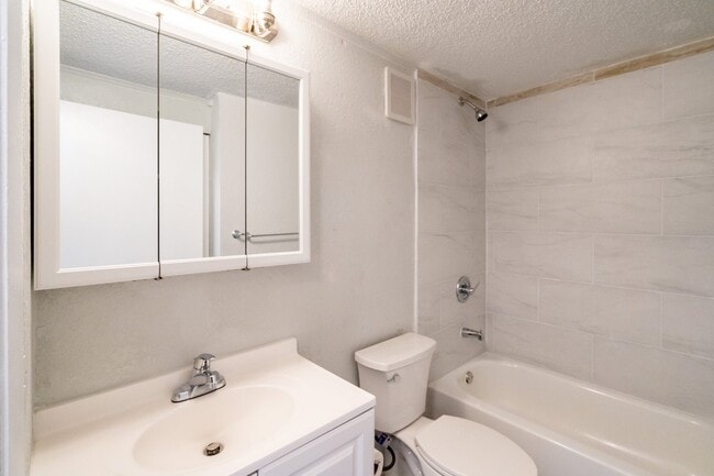 Photo - Virginia Pines Apartments