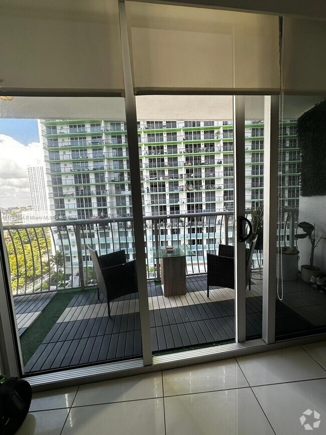 Building Photo - 1750 N Bayshore Dr Unit 1609 Rental