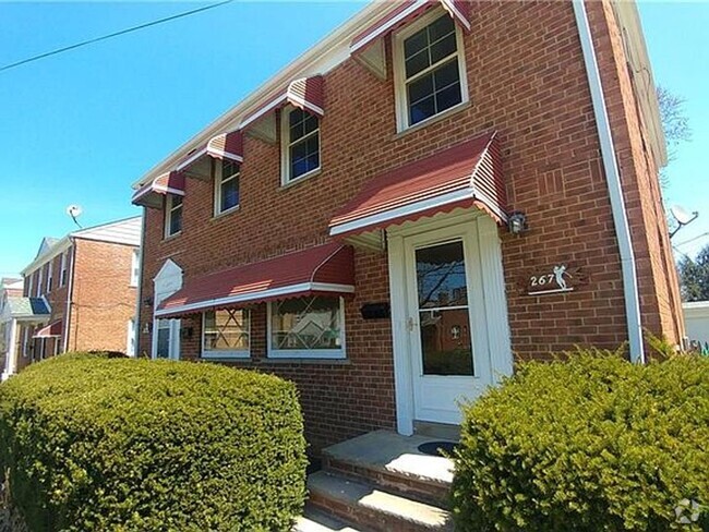 Building Photo - 267 E 250th St Rental