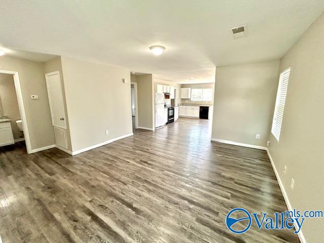 228 Dormont Dr NE