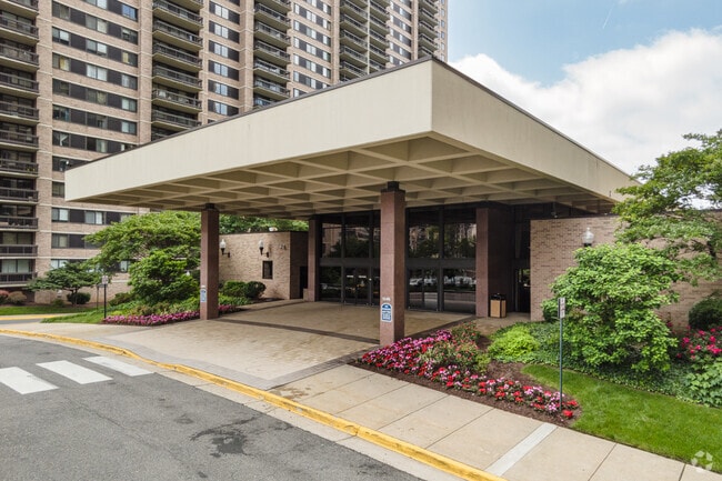 Photo - Skyline Square North and South