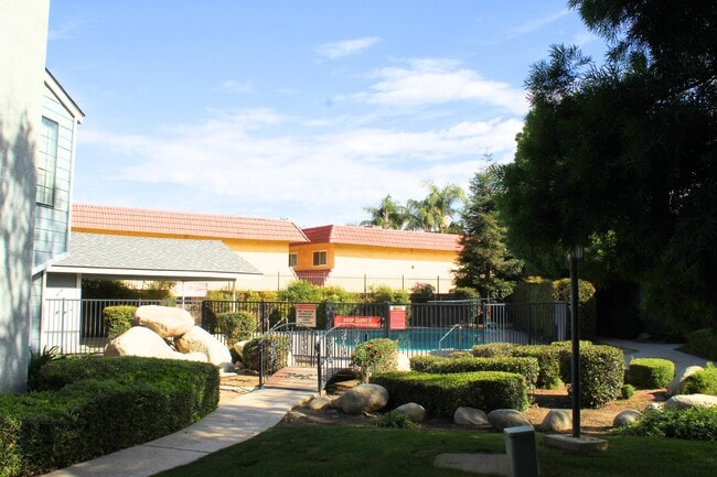 Photo - 7330 Stockdale Hwy