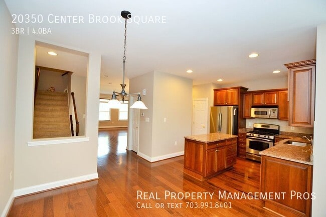 Coming Soon-Immaculate 2 Car Garage Townho...