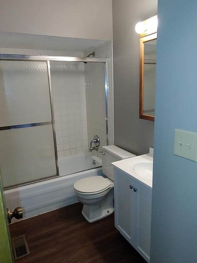 Photo - Cute 2 bedroom 1 bath ranch with garage.