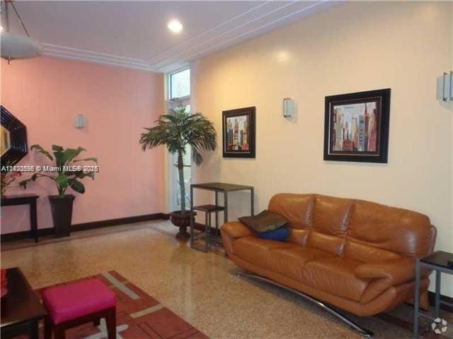 Building Photo - 7326 Collins Ave Rental