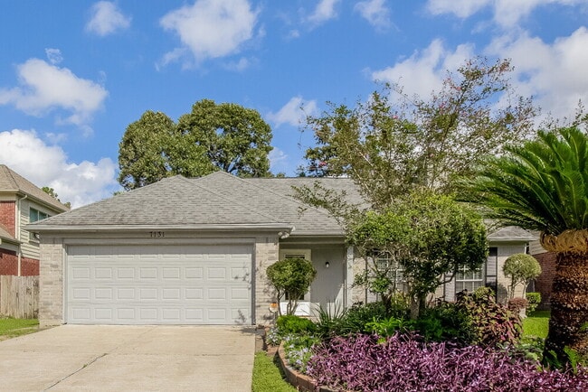 Building Photo - 7131 Maple Walk Dr