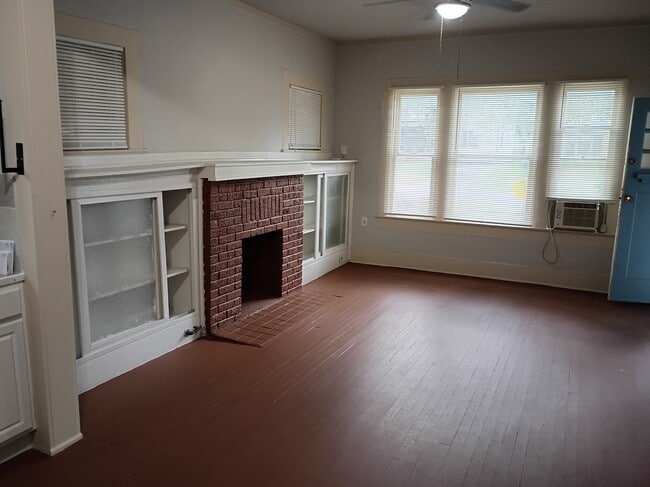 Living RM - 1210 Kayton Ave Unit 1