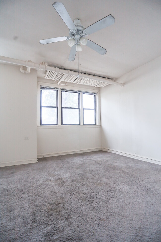 Photo - 2043 W Wellington Ave Unit #G