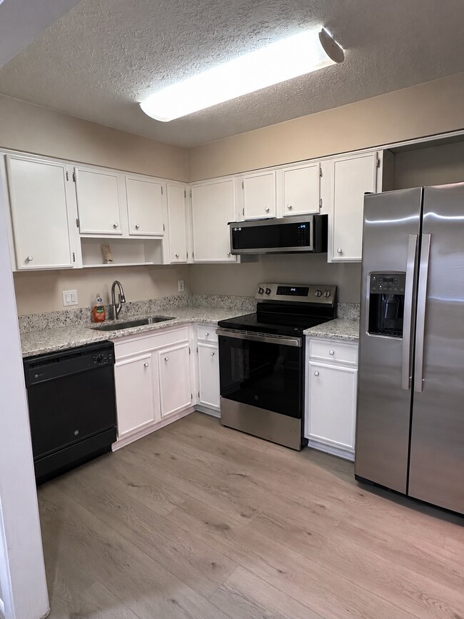 Photo - 1935 Gardiner Ln Unit D63