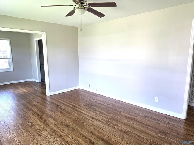 Photo - 507 Redbud Dr NW