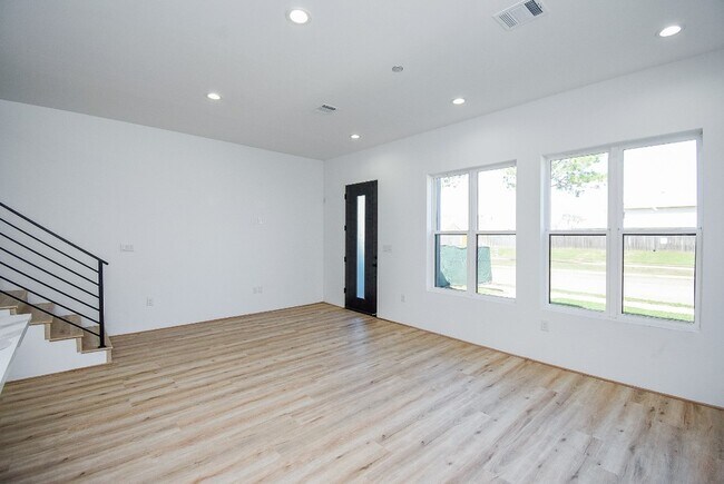 Photo - 15000 S Richmond Ave Unit 6