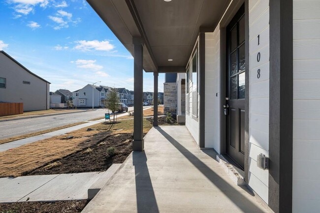 Photo - 108 Woodrow Ln