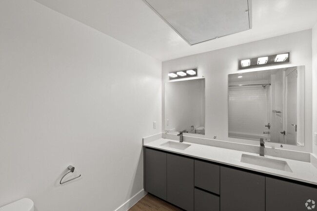 Photo - HUGE Studio 402 Apartment Unit 402-0