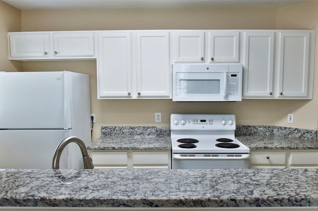 Photo - ? Spacious & Stylish 4-Bedroom Duplex? 1/2...