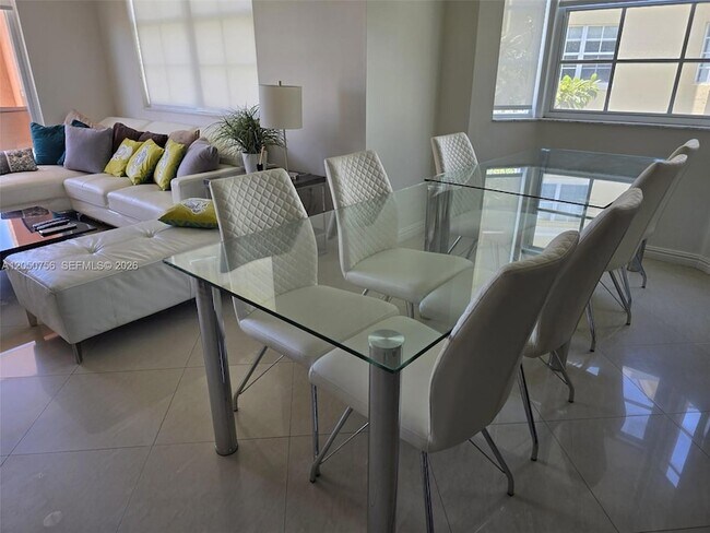 19999 E Country Club Dr Unit 1407